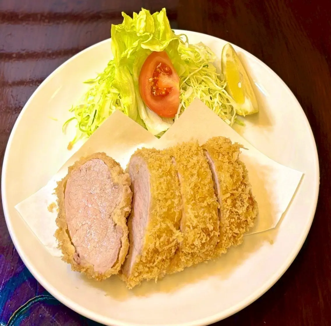 秋葉原を代表する行列の絶えないとんかつの名店