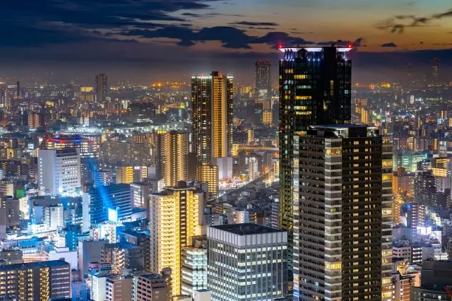 複合式商業設施和摩天大樓鱗次櫛比的「梅田」