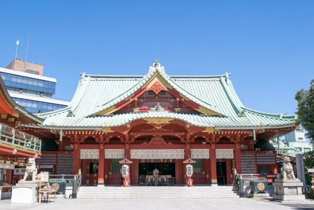 因举办同为日本三大祭和江户三大祭之一的「神田祭」而闻名