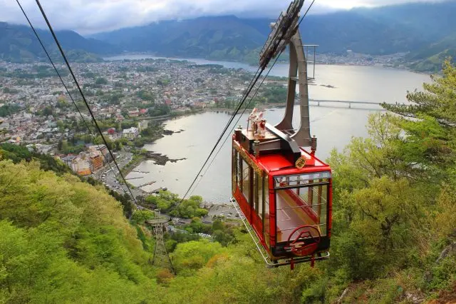 Ropeway to Tenjyoyama, where you can enjoy the view of Mt. Fuji and Lake Kawaguchi.