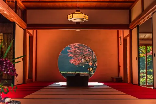 以美丽的绣球花而知名的北镰仓寺院