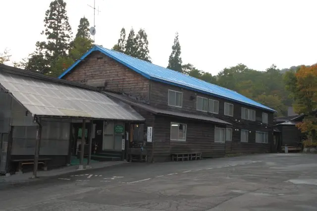 「谷地溫泉」。充滿昭和懷舊氛圍的客房相當迷人