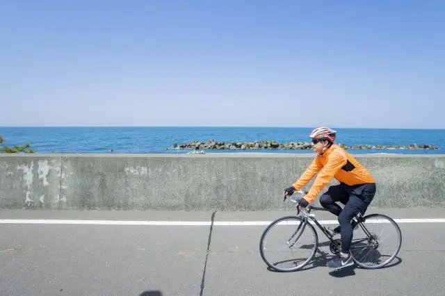 A 2-Day, Full-Sensory Cycling Course through the Great Outdoors with Glittering Views of the Sea of Japan
