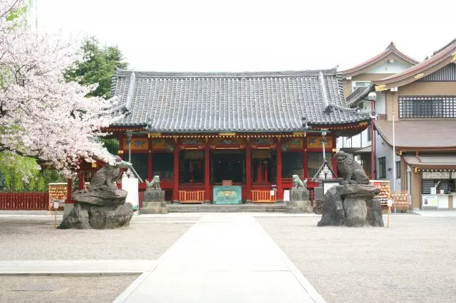 A shrine dedicated to the deities who helped build Senso-ji, affectionately known as “Sanja-sama”