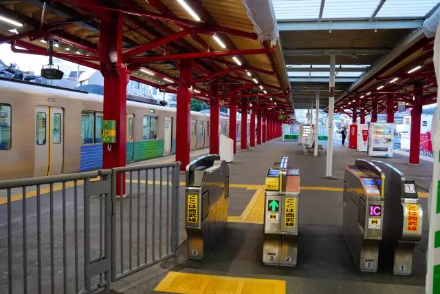 搭乘西武丰岛线前往丰岛园，出站后步行约2分钟即达！