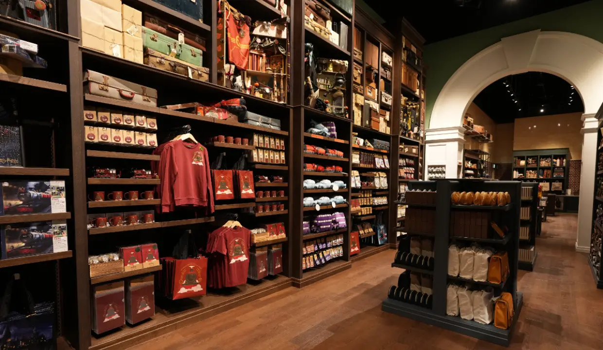 Railway Shop found in the Platform 9 ¾ area