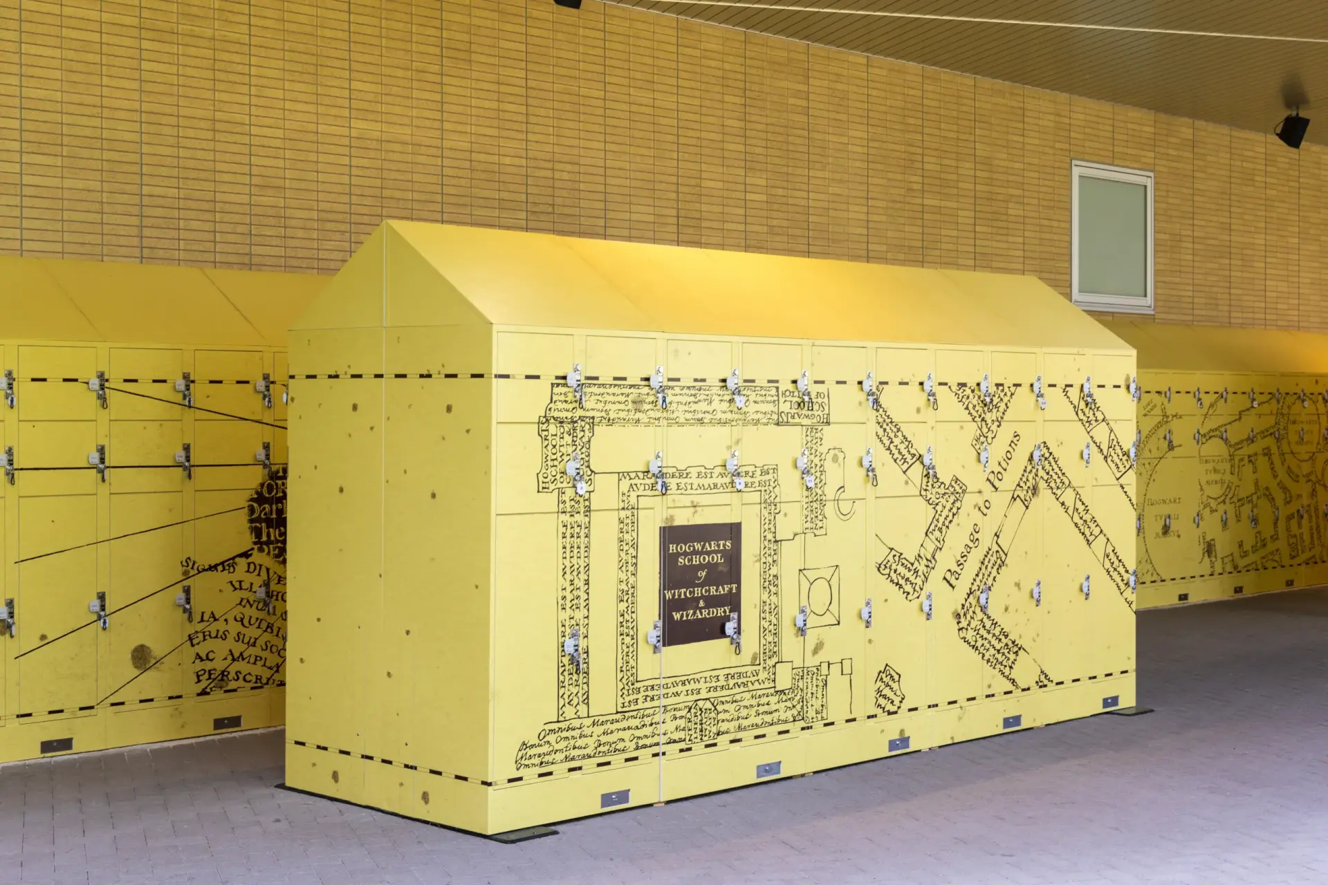 Additional lockers outside to use