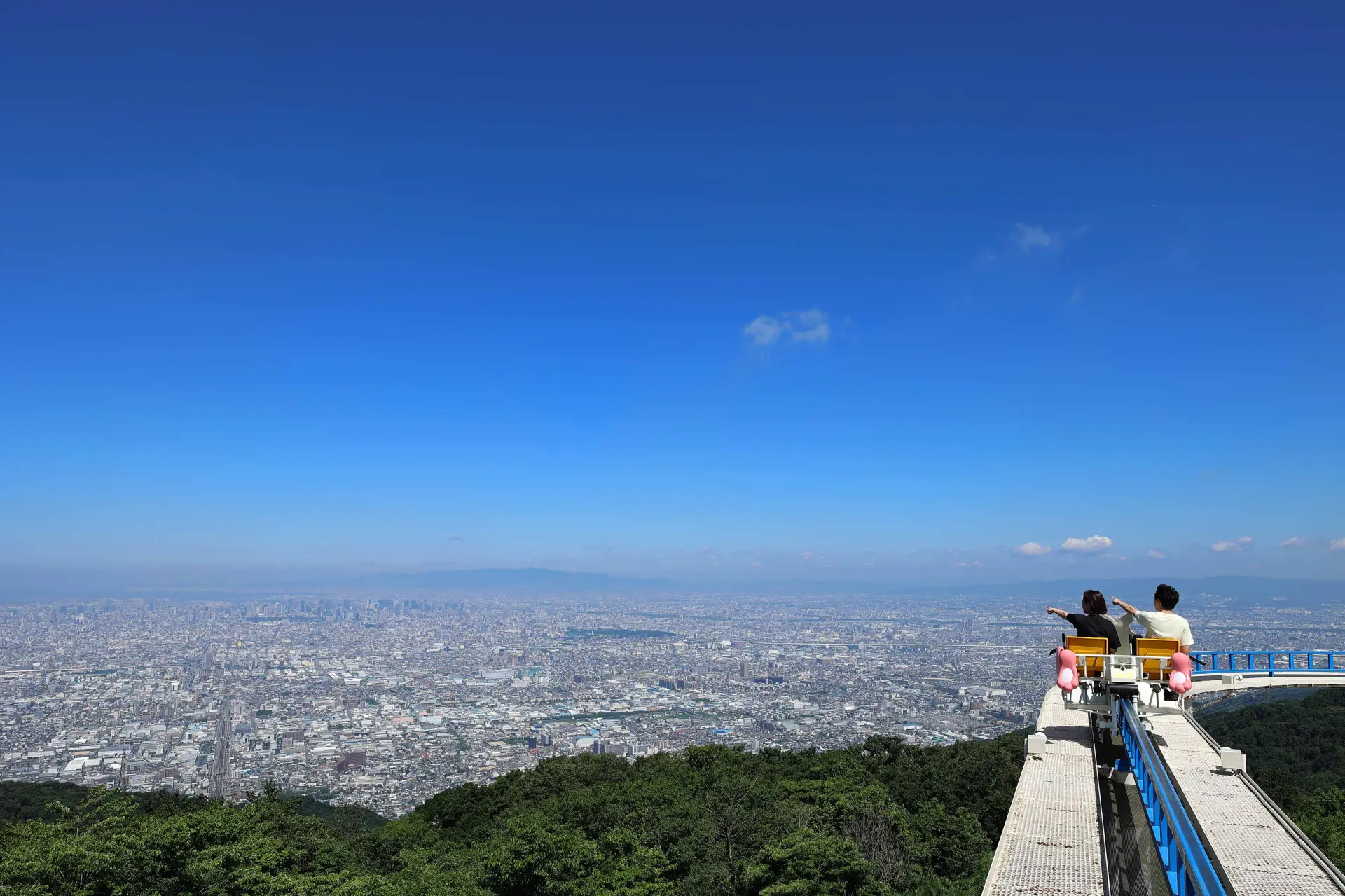 眺望を楽しみつつサイクリングが楽しめる「サイクルモノレール」は絶景の写真がSNSでも話題