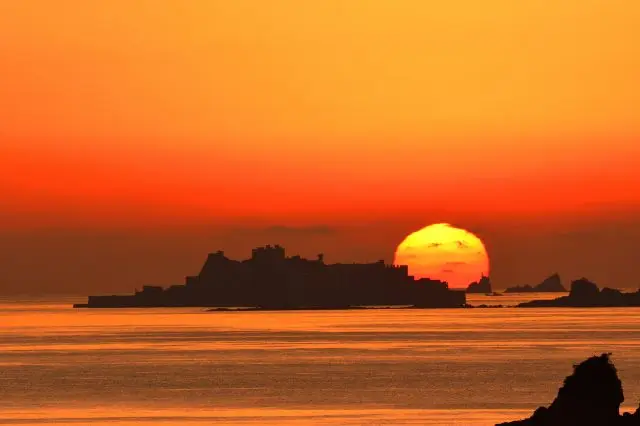 【軍艦島完整指南】特殊歷史、必看重點＆玩樂方式一篇搞定！