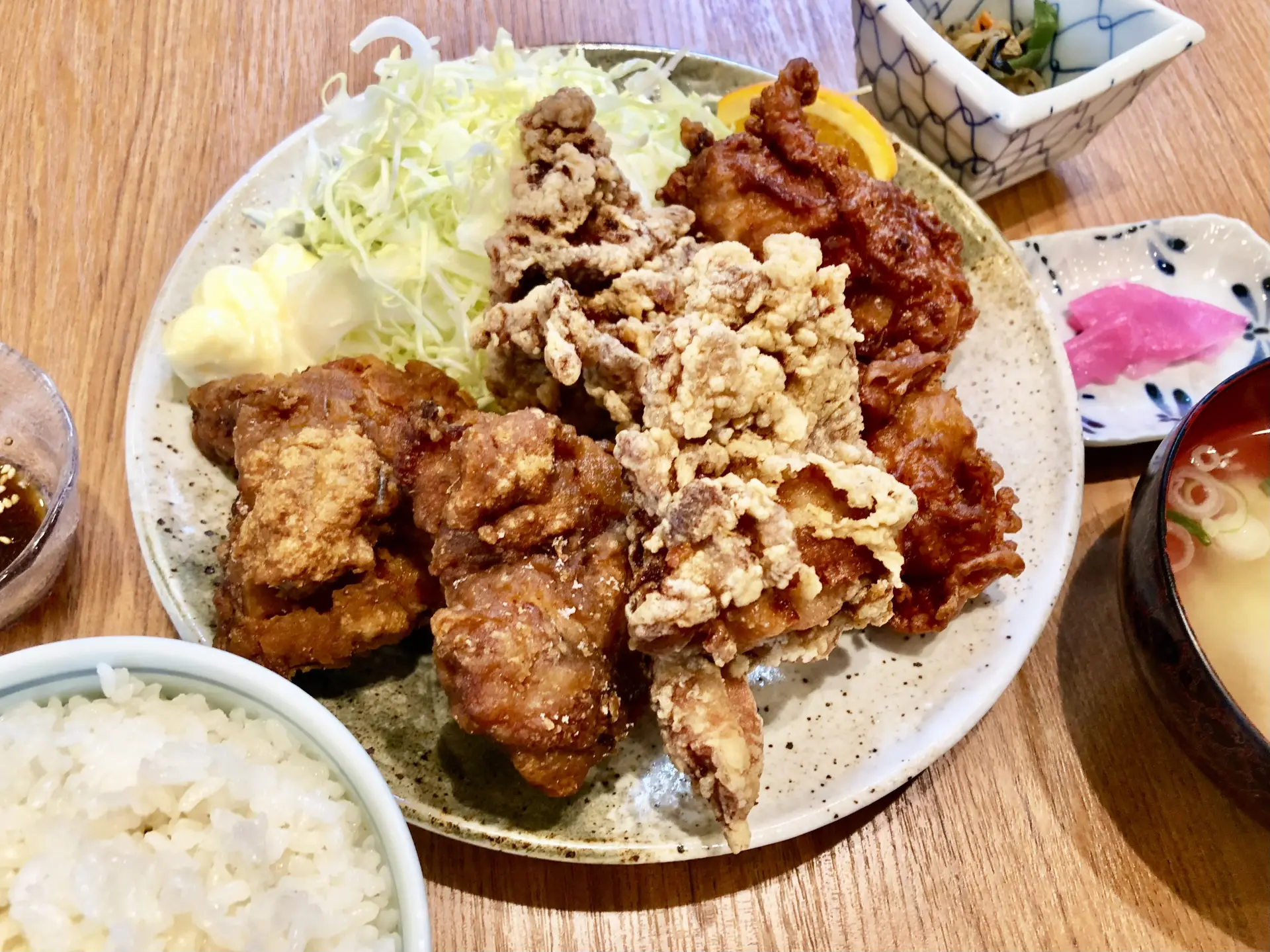 味良し・ボリューム良し・価格良しで、ザンギと餃子が抜群な定食居酒屋