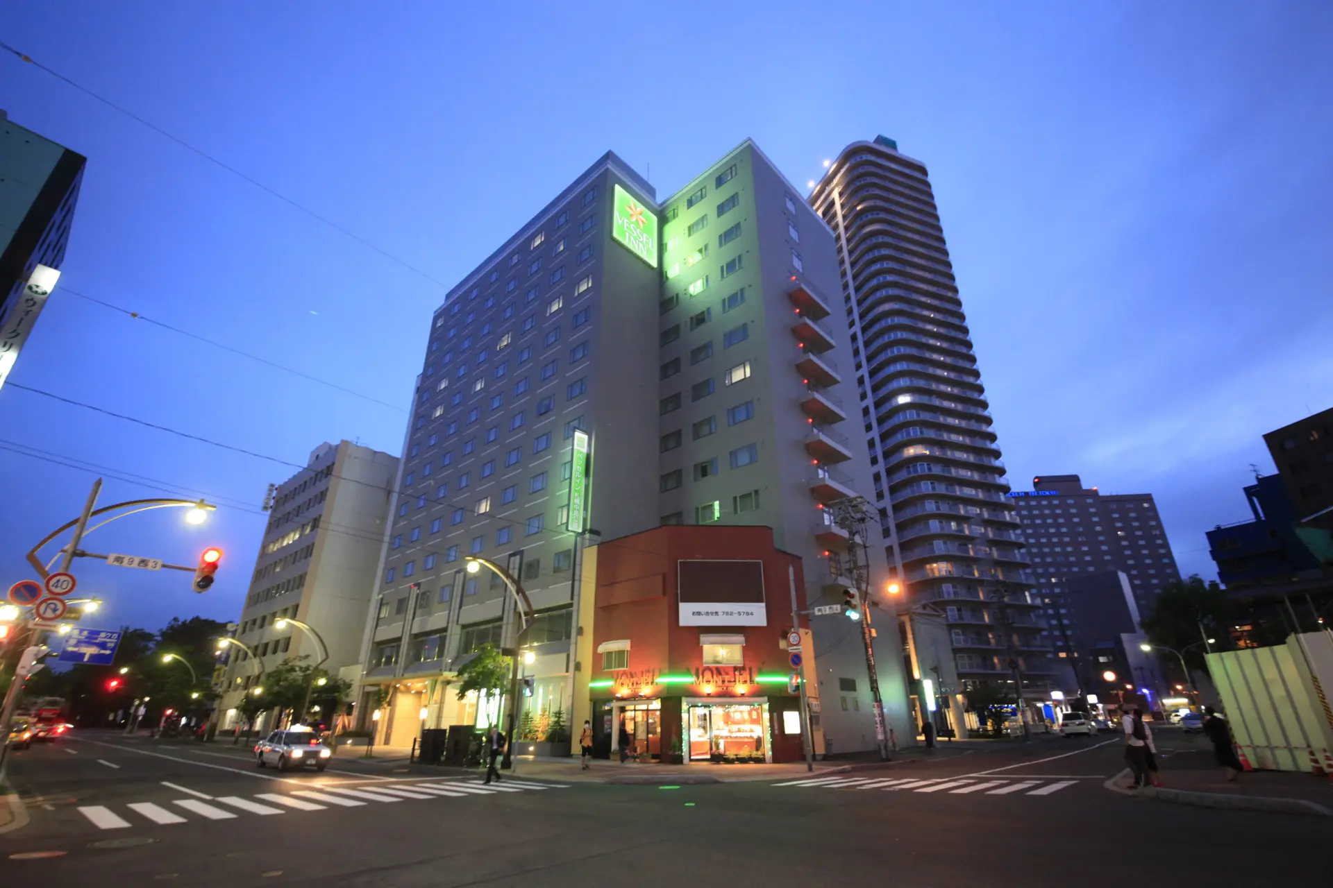 抜群のアクセスと充実した朝食で、アクティブな宿泊者にうれしいホテル