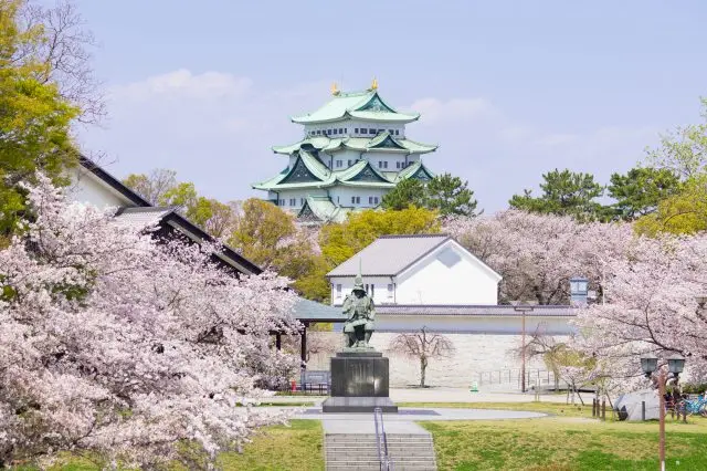 春天造訪名古屋城，可一賞近1,000棵櫻花樹與古城郭相映成趣的景緻