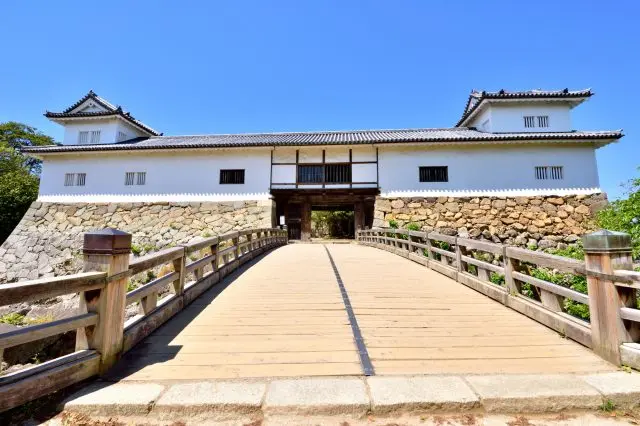 如同天秤般的形狀，左右對稱的櫓