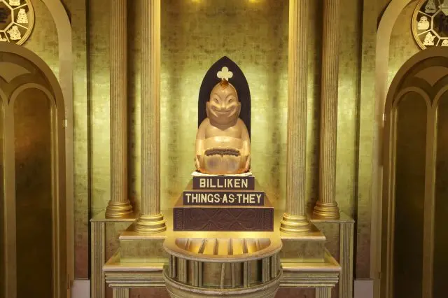 據說只要觸摸比利肯的腳底就能得到祝福唷～