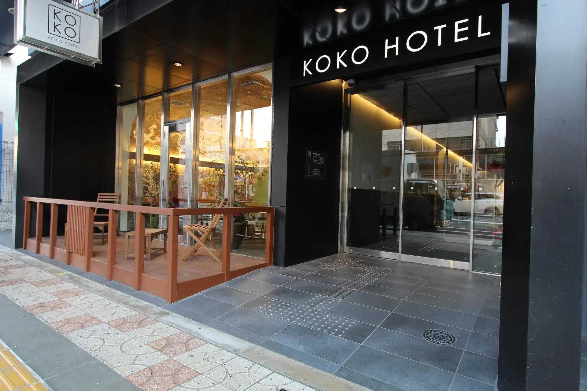 難波・心斎橋方面へも近い、サブカルチャーの中心地に立つホテル