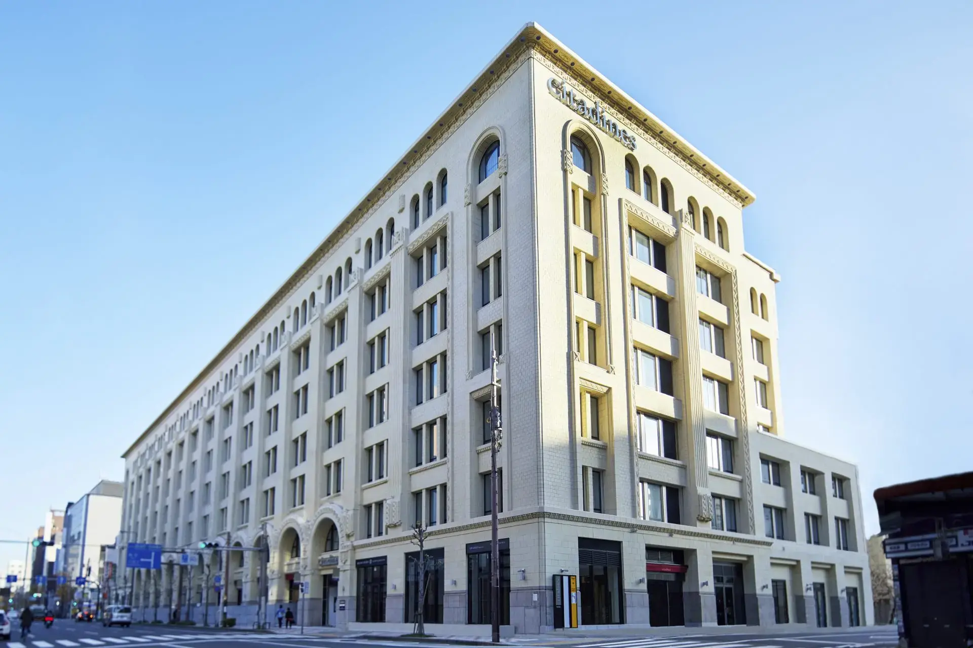 国指定重要文化財の名建築、髙島屋東別館内にオープンしたモダンなホテル