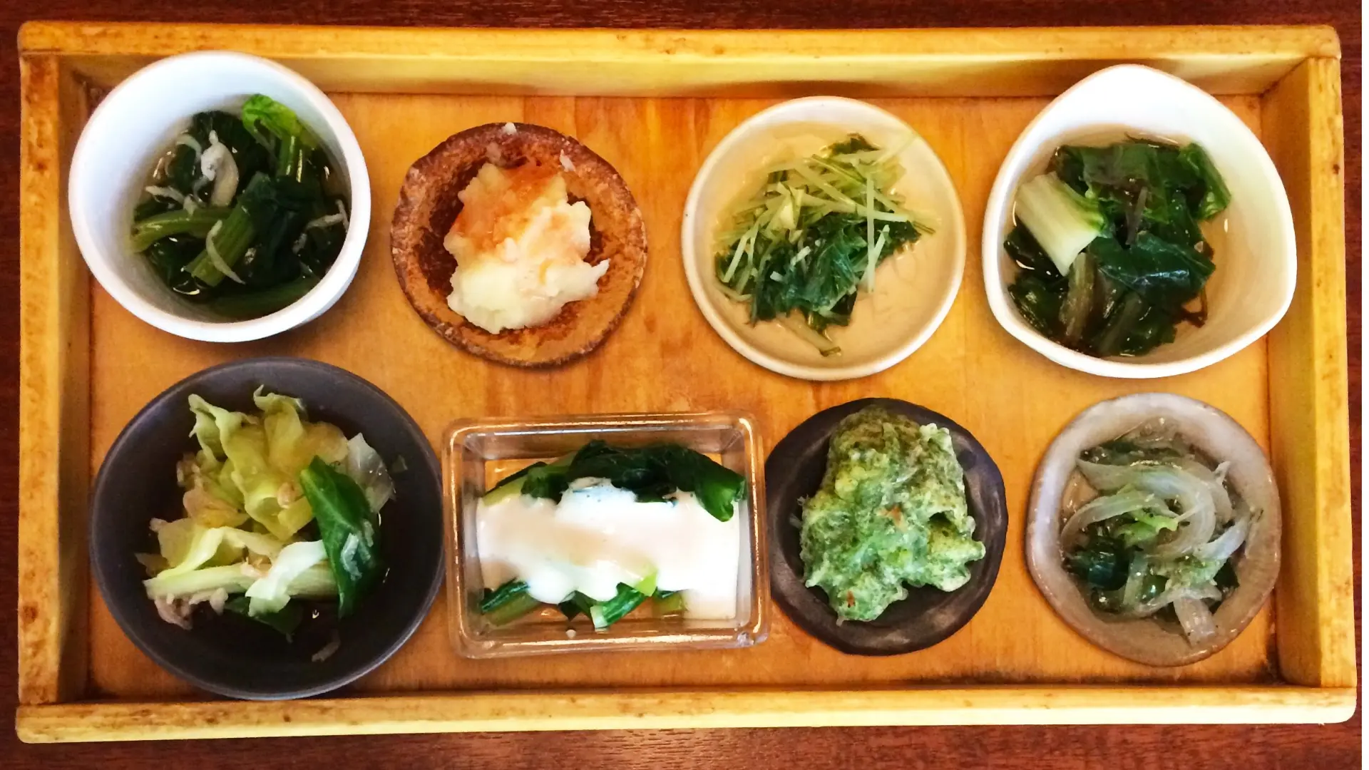 いろんなものを少しずつ楽しめる、おばんざいランチが評判