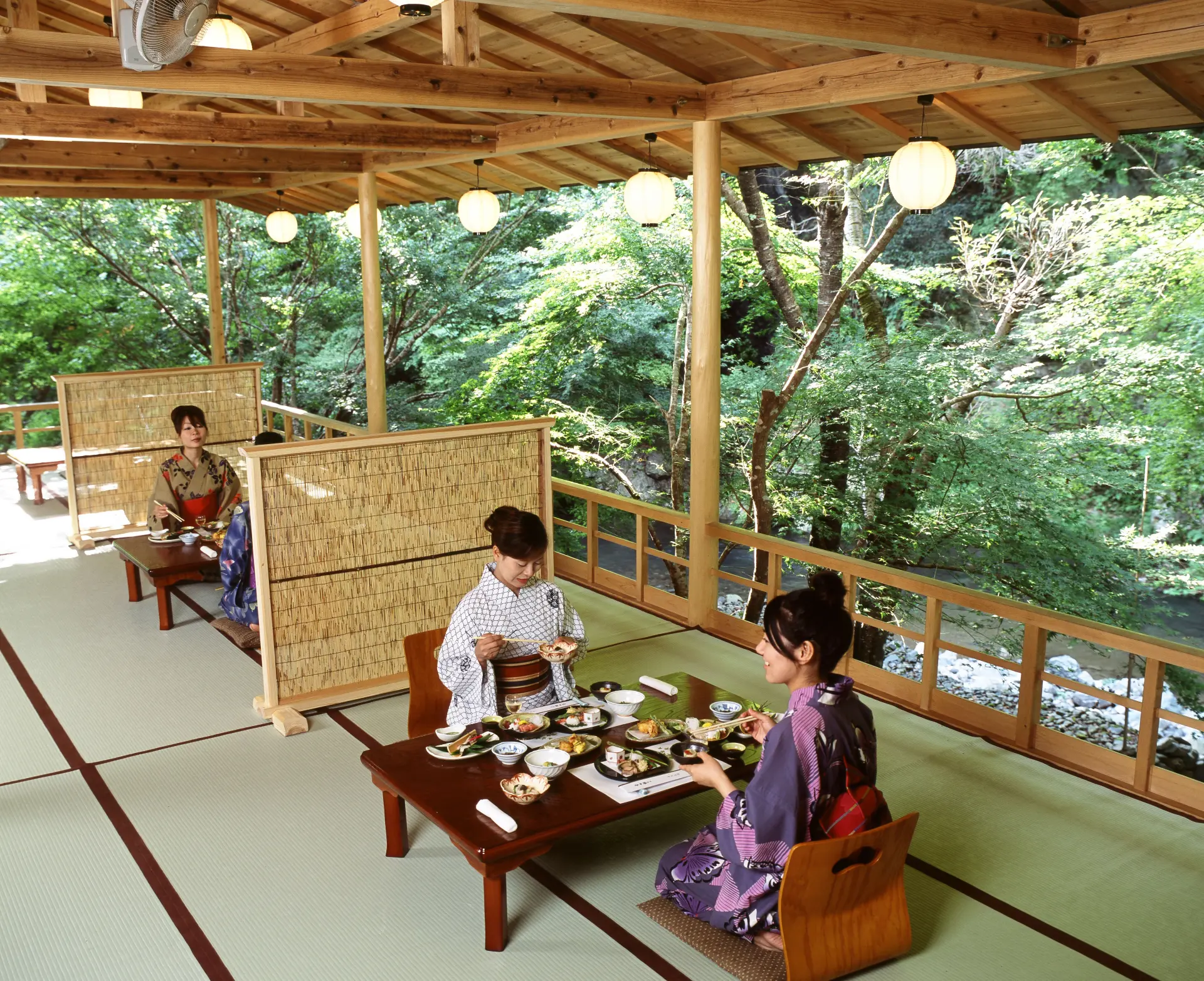 京都・高雄の自然と旬の味覚を堪能する料理旅館