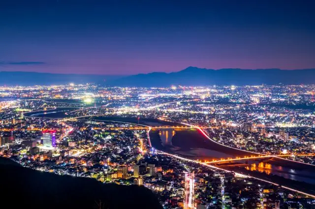 期間限定的絢麗夜景也不容錯過