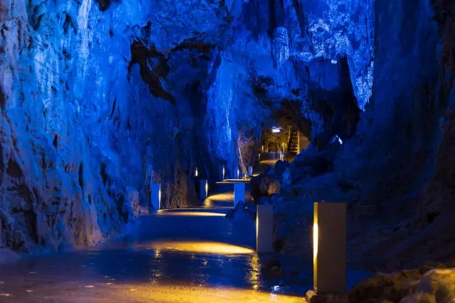 擁有夢幻光影變化的「月宮殿」