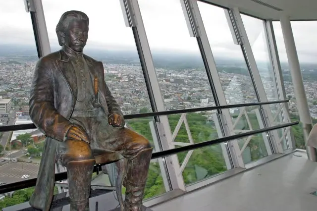 五稜郭とゆかりが深い「土方歳三」のブロンズ像