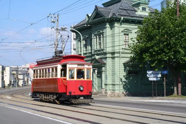 元町エリアを走る函館市電