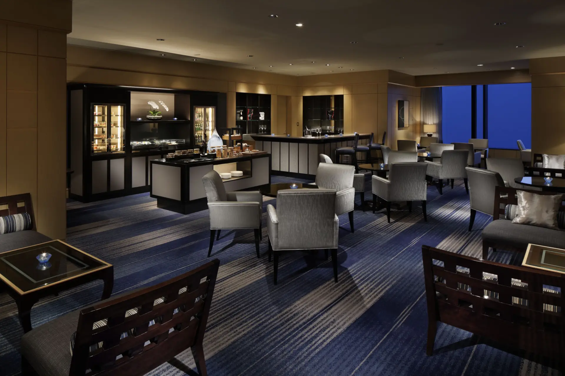 東京・六本木の高層ビル上層階に広がる、洗練されたラグジュアリー空間