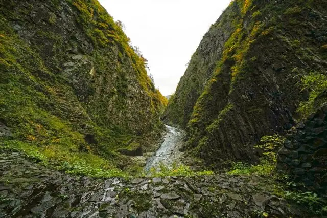 自然とアートの融合による極上の絶景・清津峡の観光ガイド