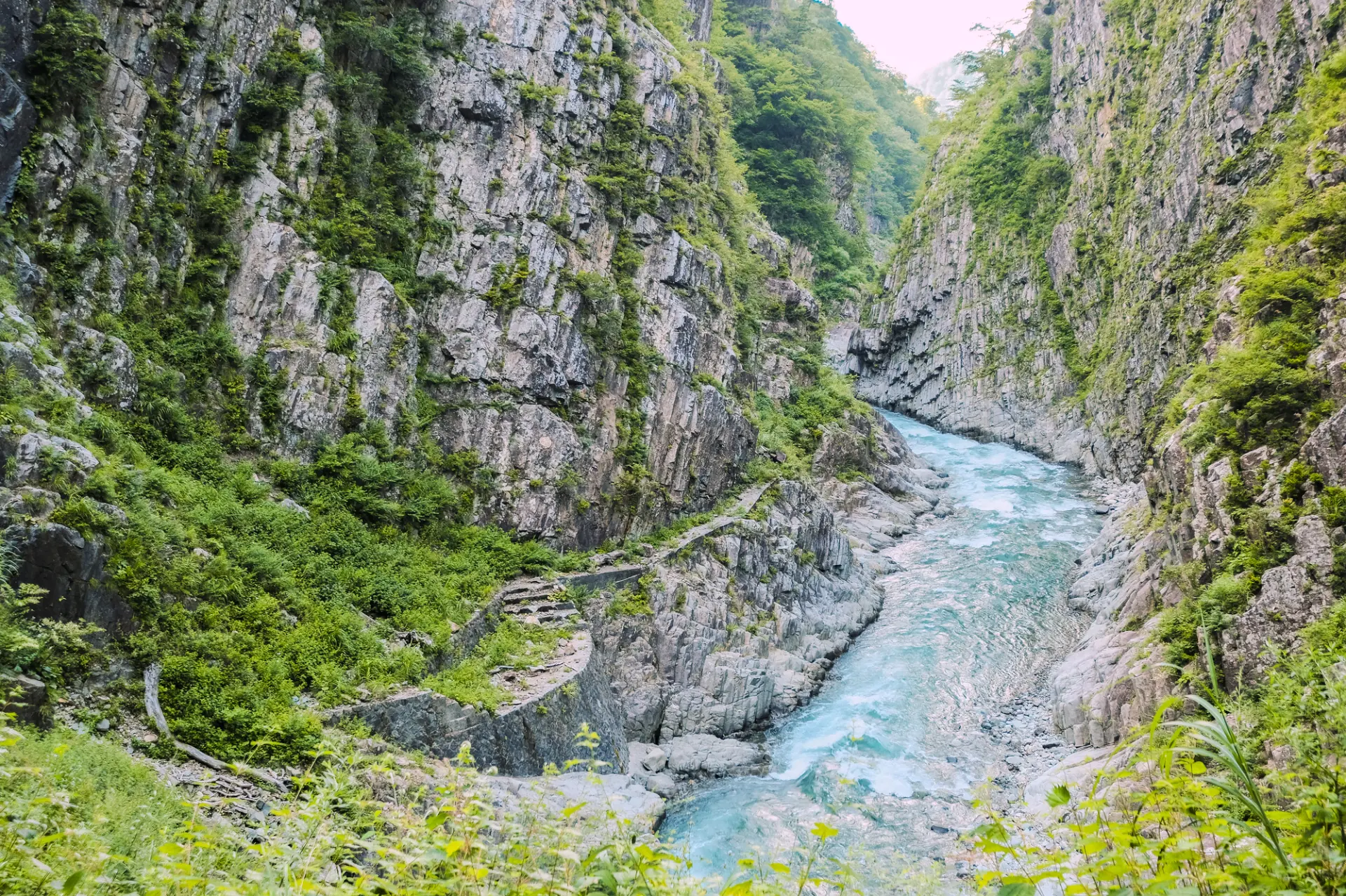 自然とアートの融合による極上の絶景・清津峡の観光ガイド