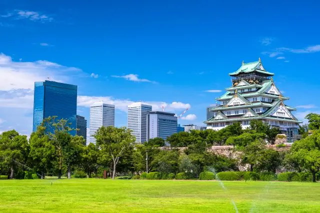 Osaka Castle, a towering symbol of Osaka