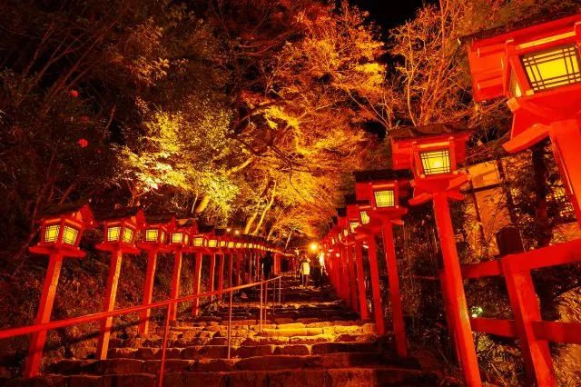For Kifune Shrine, you’ll want to plan your visit for after sunset.