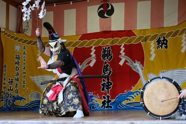 Seihara: the opening Kagura dance said to purify the venue, as performed in the style of Izanagi-no-Mikoto.