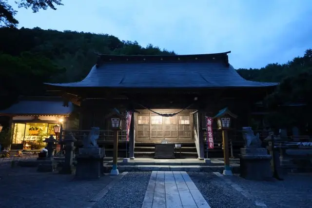 Kozuchi Shrine is one locale that was spared from the damage of the Great East Japan Earthquake. It's said that the tsunami reached just below the shrine premises and fires approached from the mountain behind, but the shrine remained unscathed.