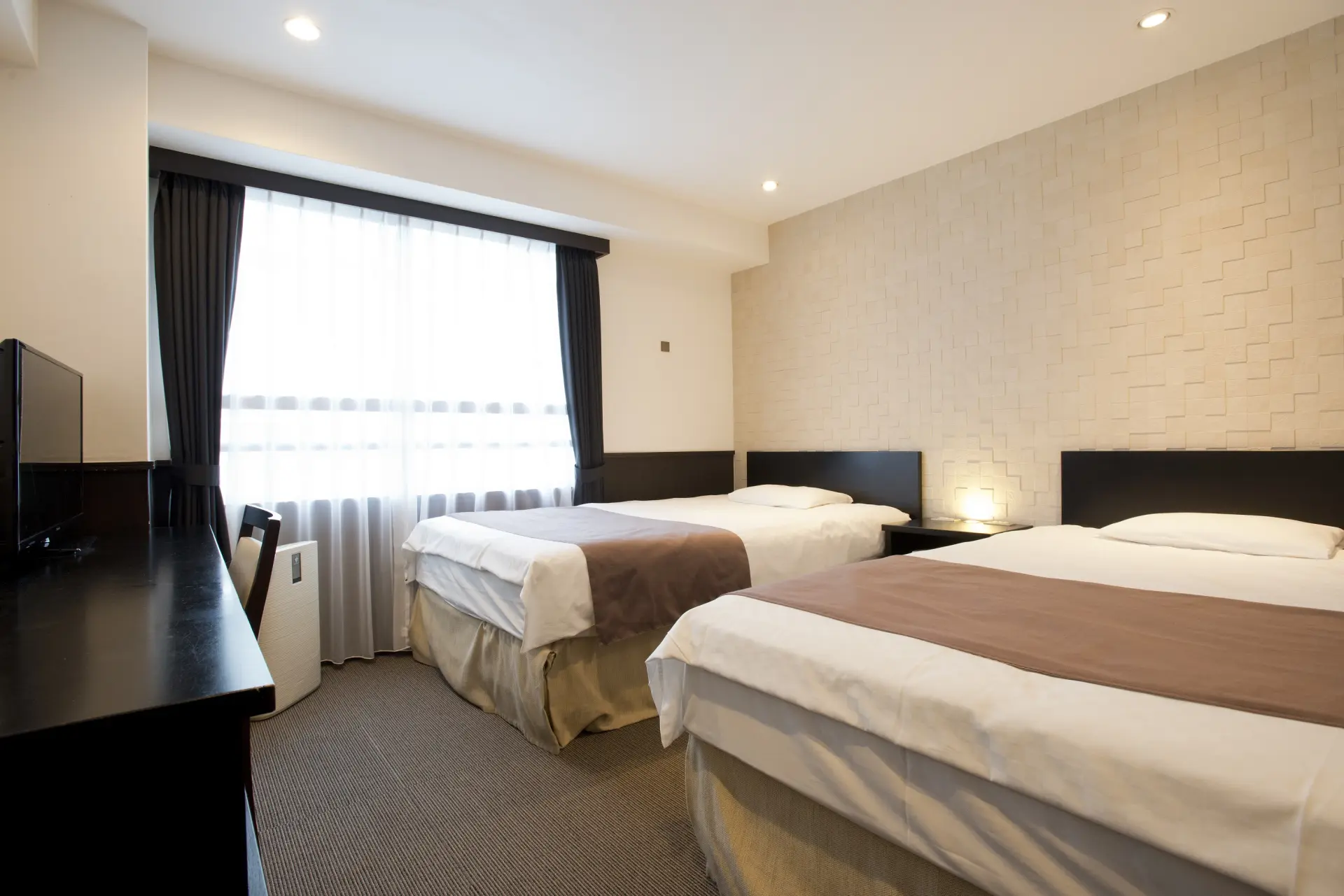 新宿駅から徒歩3分の抜群の立地と、旅人へのホスピタリティ溢れる都市型ホテル