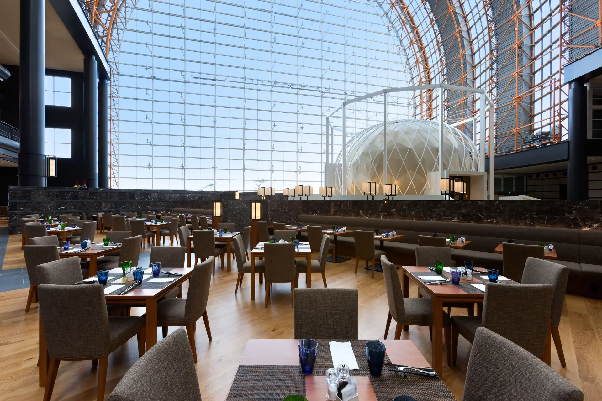 福岡のベイエリアで抜群のオーシャンビューを堪能できる都会のリゾートホテル