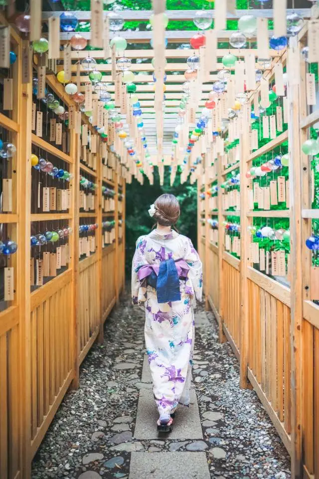 風鈴林立的美麗景色和音色充滿日本情趣