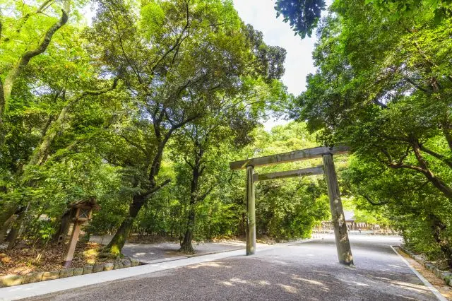 擁有超過1900年悠久歷史的境內迴盪著靜寂和神聖的氛圍