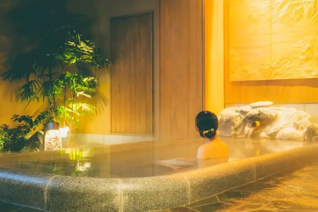 飛鳥時代をイメージした道後温泉の新名所