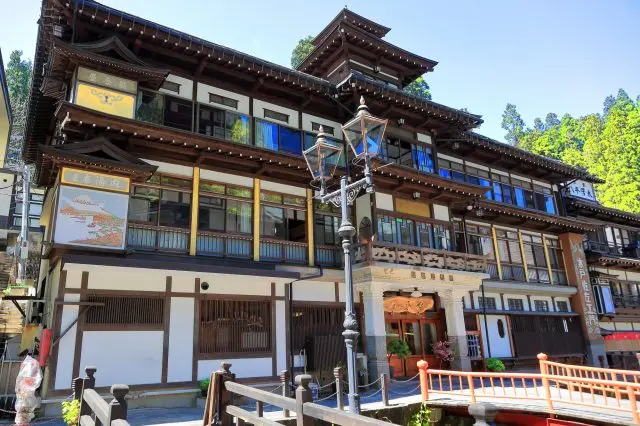 The blend of Japanese and Western-style wooden buildings gives off a Taisho-era romantic vibe