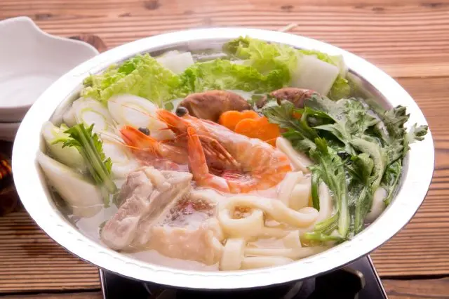 Udon Suki, tasty toppings in a burbling broth.