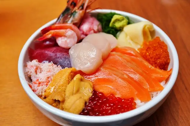Indulge in the treasures of Hokkaido’s seas with a “Kaisendon” seafood bowl.