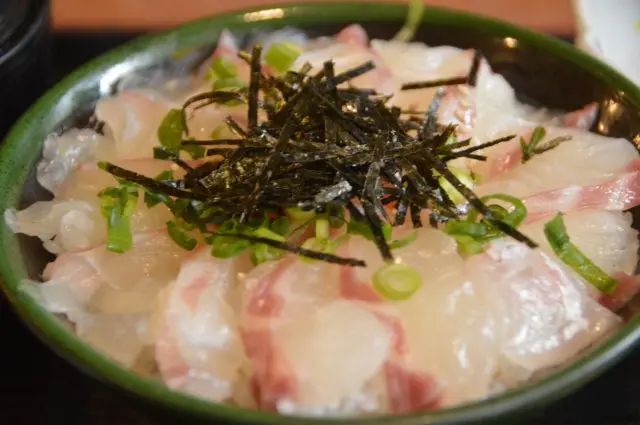 Two types of Tai Meshi: sashimi-topped rice or cook sea bream on rice.