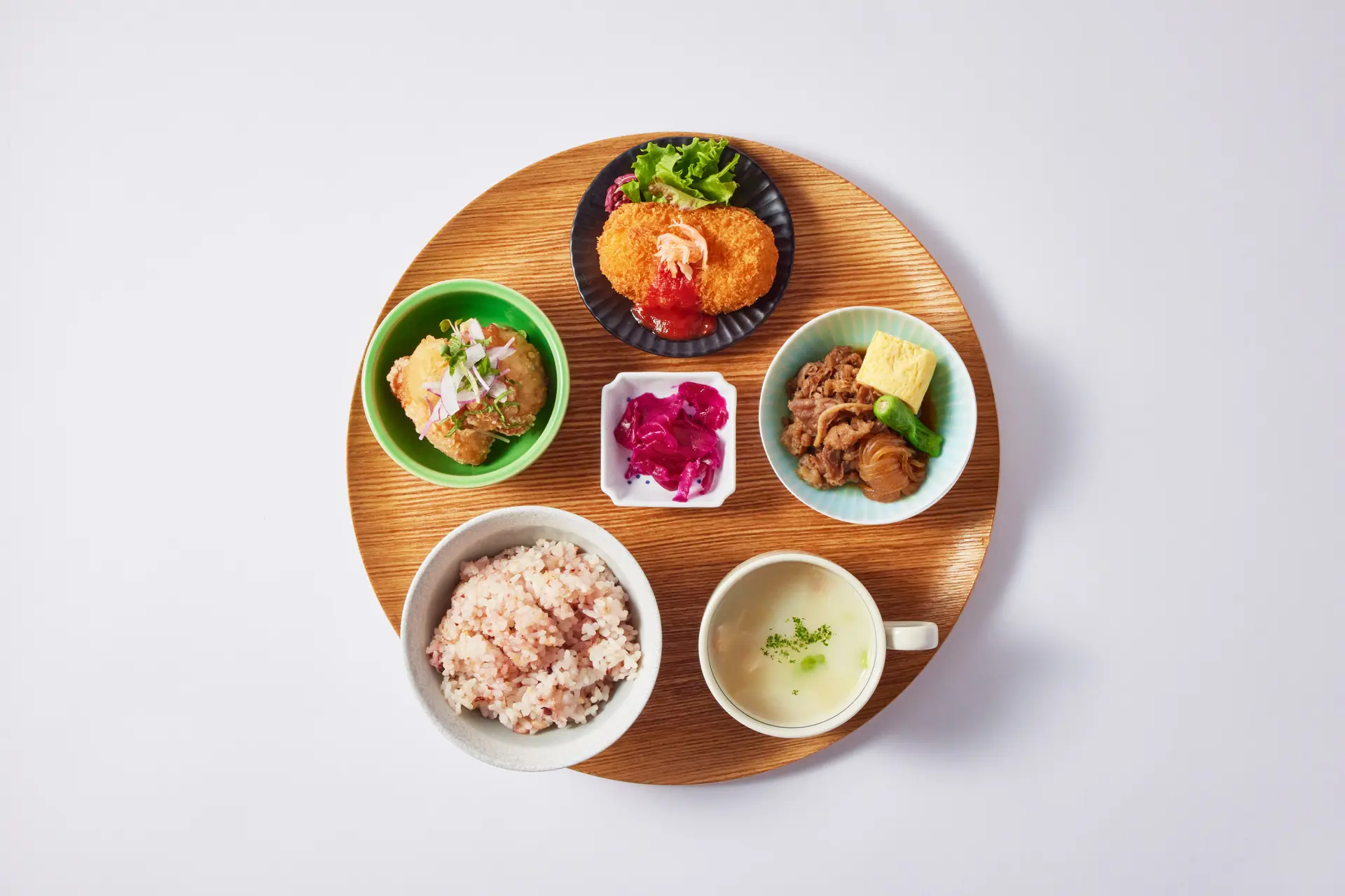 横浜赤レンガ倉庫にあるカフェ＆レストランでリラックスしながらこだわりメニューを