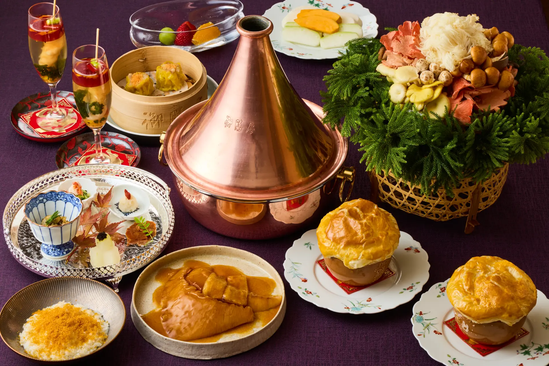 雲南省からの一流シェフによる正統派雲南料理を味わえる