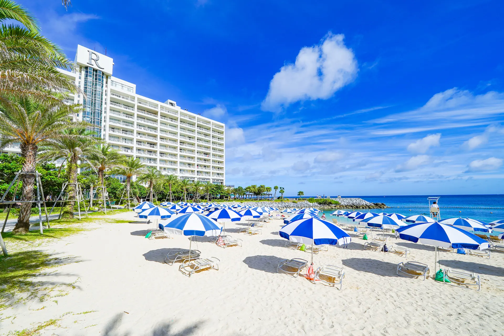 東シナ海を望む全室オーシャンビューのビーチリゾートホテル