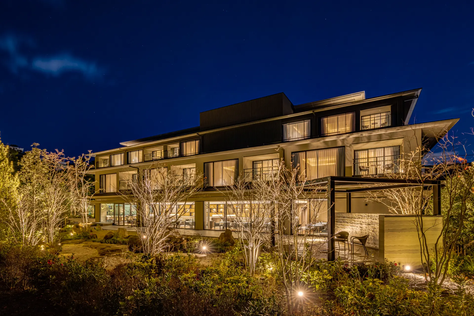 京都の美を感じるアート作品に包まれた癒しの空間