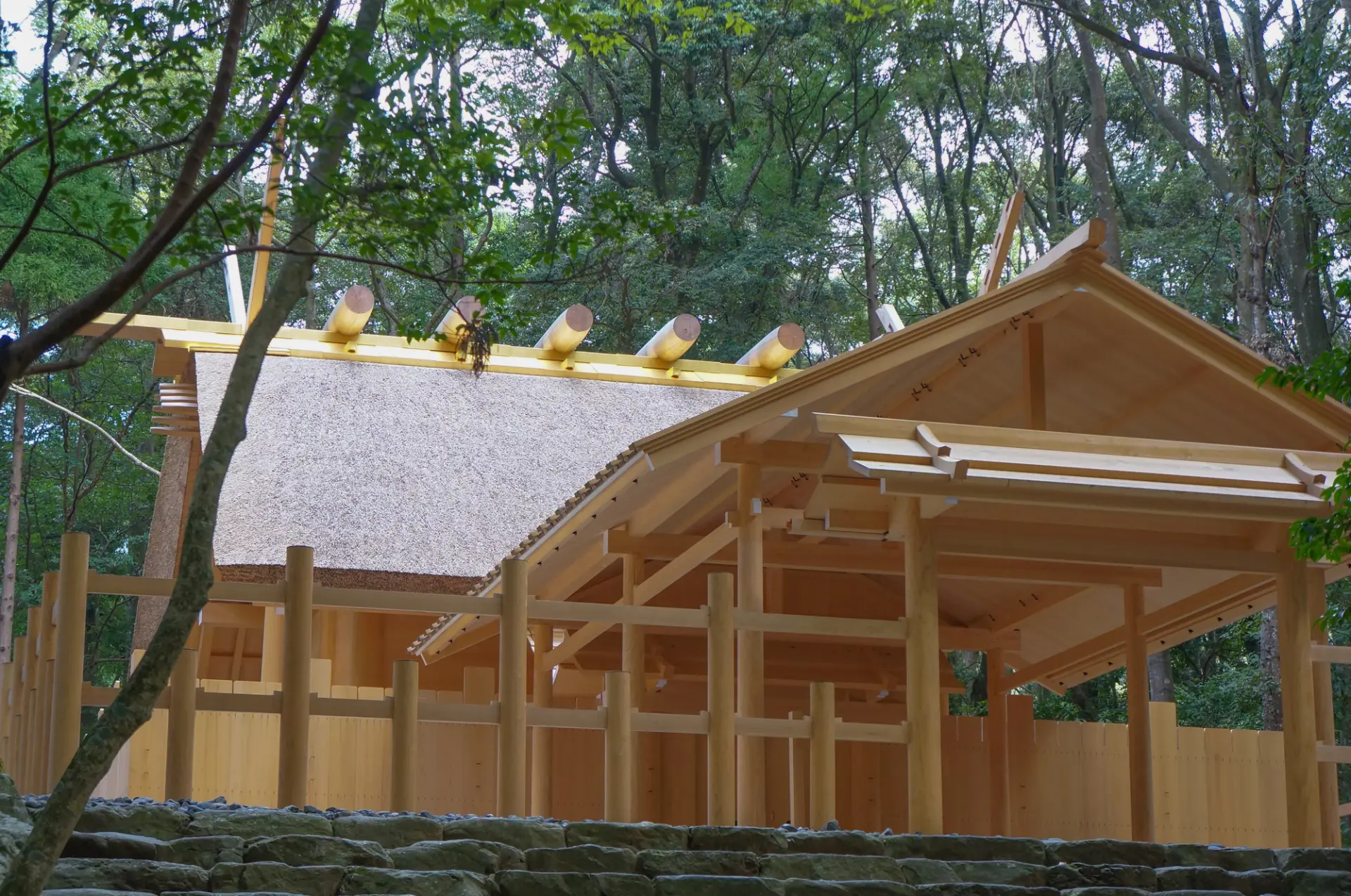 継承と祈願の2つの意味を持つ式年遷宮