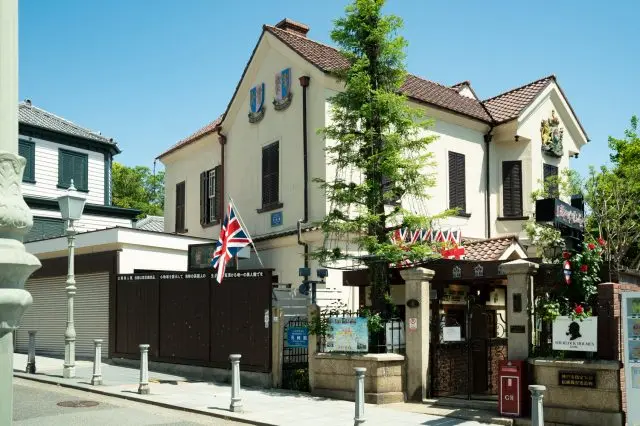 趣あるイングリッシュガーデンやシャーロック・ホームズの部屋が見どころ