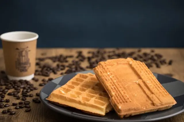 軽食とコーヒーをいただきながら、ゆっくり休憩しよう