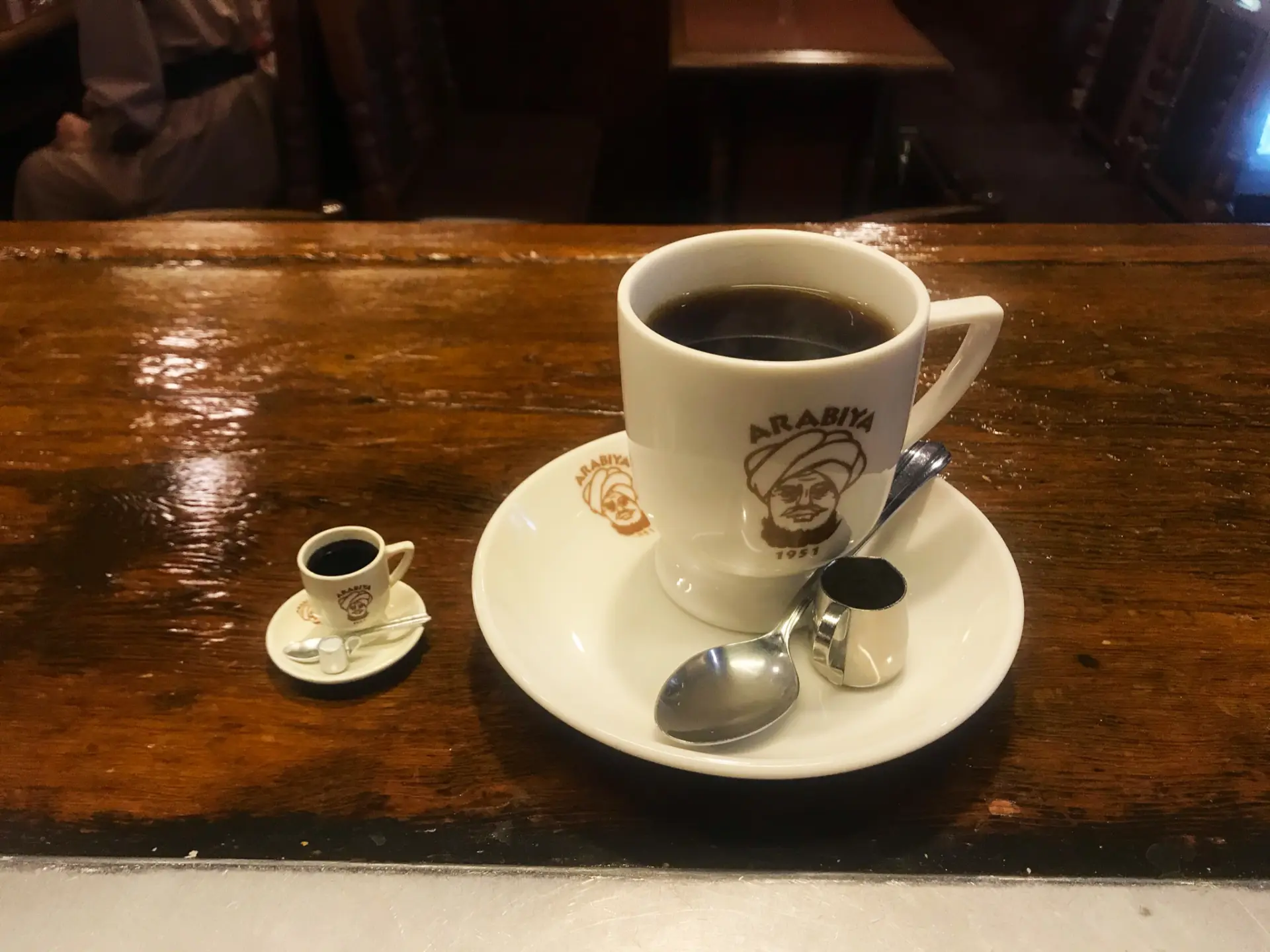 マイルドな味と華やかな香りをホット・アイスで堪能